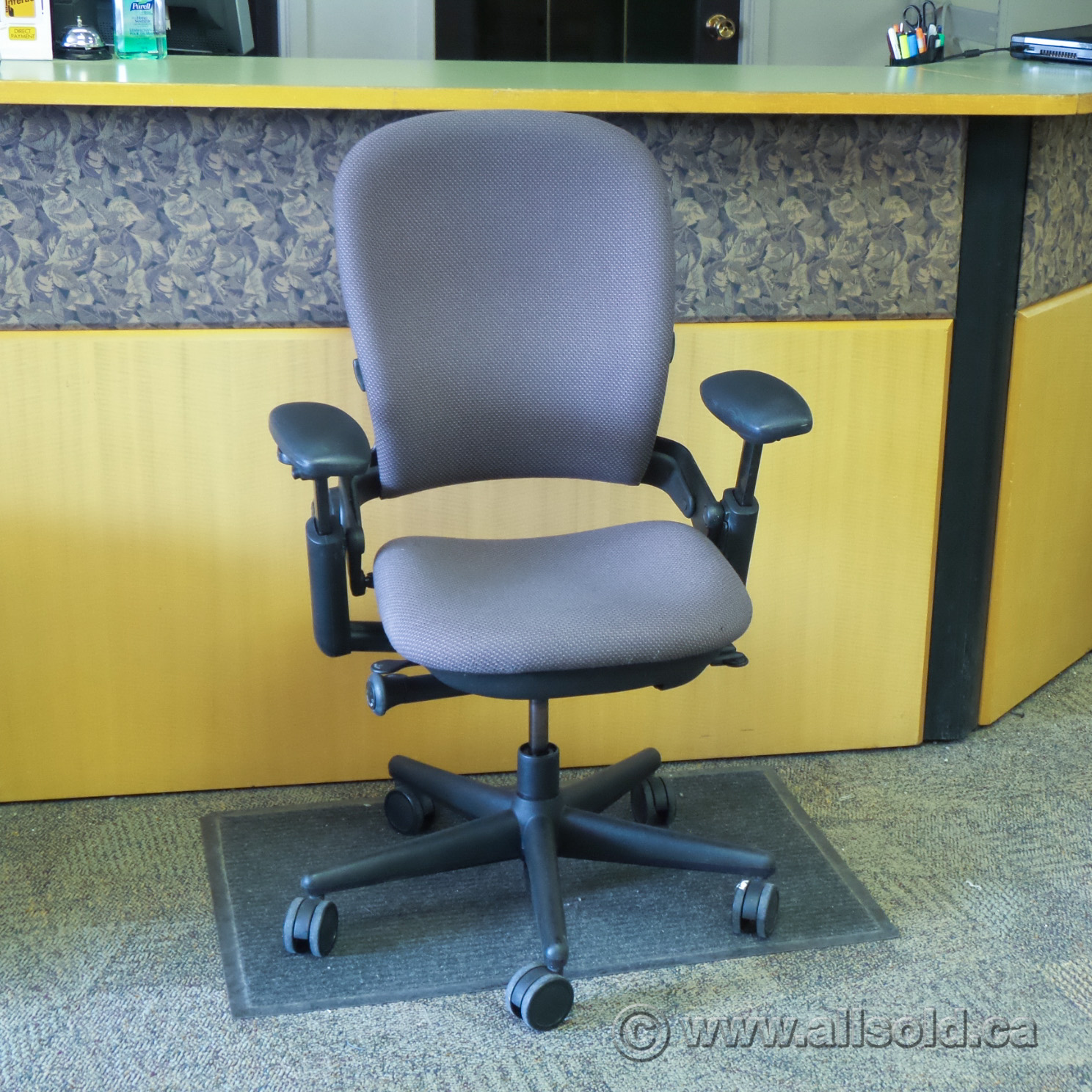 Steelcase Leap V2 Purple Adjustable Ergonomic Task Chair w Arms